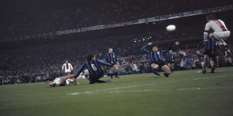 Nét đẹp của bóng đá - Nghệ thuật phòng ngự đỉnh cao